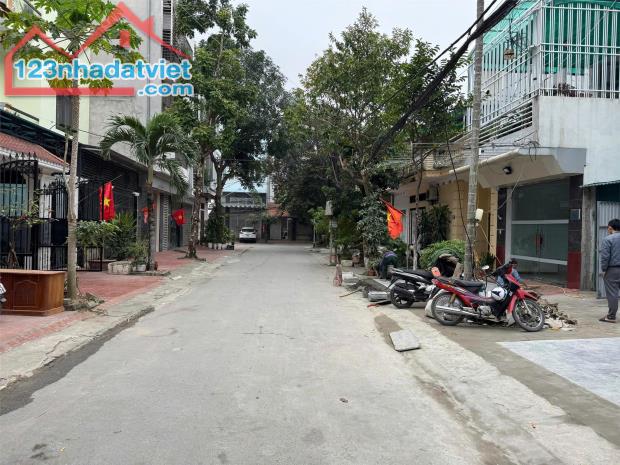 ĐẤT ĐẸP -CẦN BÁN ĐẤT THỔ CƯ GẦN CHỢ Tại số 13 Phạm Hồng Thái, P.Trường Thi, TP Thanh - 4