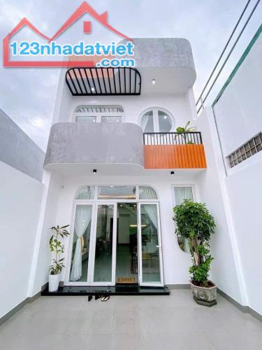 nhà 5x20 SHR thổ cư 2ty050 ngay KDL Bửu Long Biên Hoà đường nhựa 8m