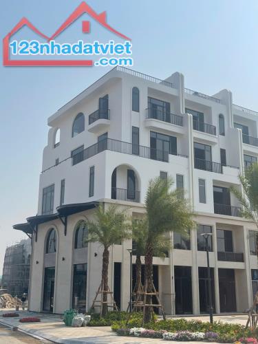 Cần bán shophouse Vaquarius giá 14,154 tỷ VND tại Văn Giang, Hưng Yên