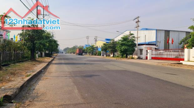 bán kho xưởng 10.000m² thuộc Đức Hòa, Long An giá 75 tỷ Lh: 0949 861 287