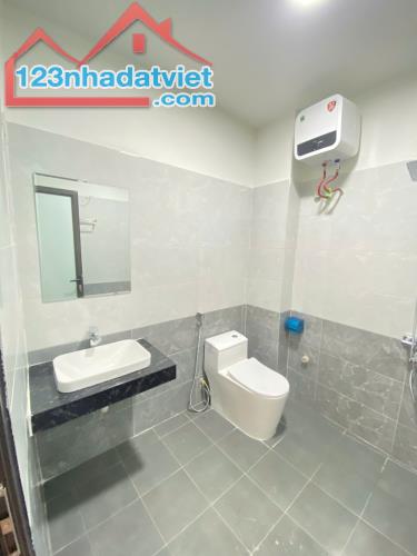 4 TỶ SỞ HỮU NHÀ 5 TẦNG LÔ GÓC Ô TÔ ĐẬU CỬA 42M2, WC KHÉP KÍN 4 NGỦ Ở NGÀY TRƯỚC TẾT - 4