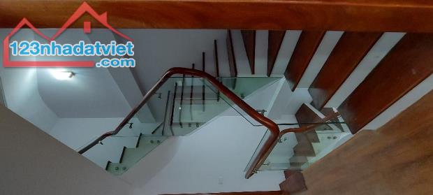 CẦU GIẤY, BÁN NHÀ 5 TẦNG, PHÂN LÔ, Ô TÔ TRÁNH NHAU,SỔ ĐẸP SẴN SÀNG GIAO DỊCH - 1