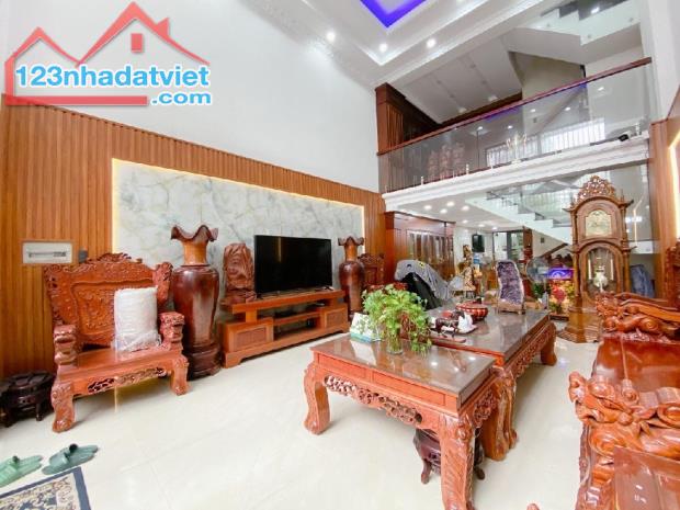 BÁN GẤP NHÀ ĐƯỜNG PHẠM VĂN BẠCH TẶNG HẾT NỘI THẤT - 2