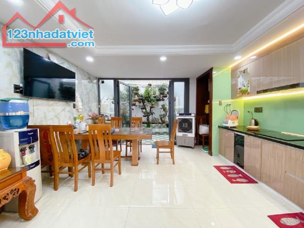 BÁN GẤP NHÀ ĐƯỜNG PHẠM VĂN BẠCH TẶNG HẾT NỘI THẤT - 3