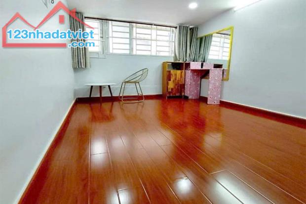 Bán nhà hẻm Lê Văn Sỹ Phú Nhuận, hẻm 5m Xe hơi, 42m² kinh doanh - Giá 5.95 tỷ TL - 2