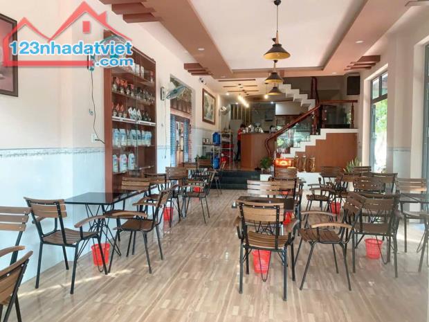 NHÀ ĐẸP -CHÍNH CHỦ CẦN BÁN CĂN NHÀ MẶT TIỀN TẠI Quán Cafe Hương Hương, P phú đông, Tuy - 4