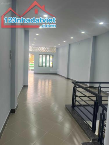 Bán nhà MT Lê Hồng Phong Quận 10 92,4m2 giá 29,5 tỷ - 1