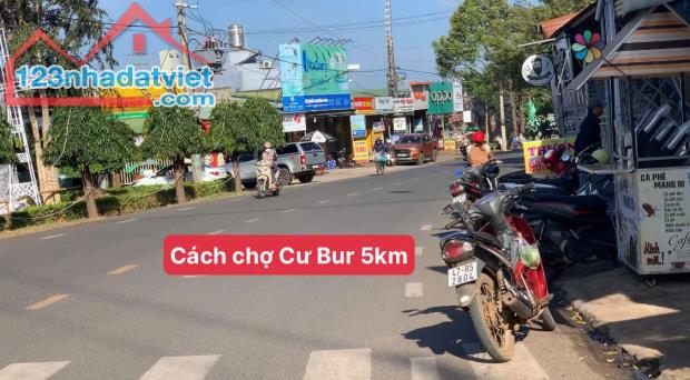 Bán đất TP BMT cách ngã sáu chỉ 8km mặt tiền 29m đường bê tong diện tích trên 500m2 chỉ - 1