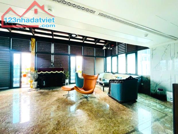 Bán nhà Mặt Phố Thanh Nhàn 130m2, Mặt tiền 9m, Vỉa hè thênh thang - 3