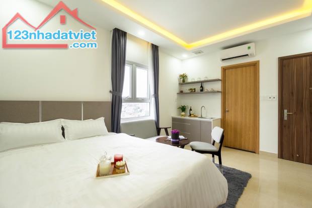 Studio cửa sổ view đẹp full nội thất - 2