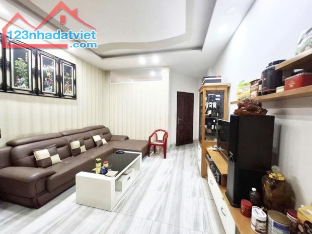 Nhà Đẹp Hẻm Xe Tải 7m, 4 tầng đúc, Cách Mạng Tháng 8, 4.1x26m, 100m2, nhỉnh 18 tỷ TL - 1