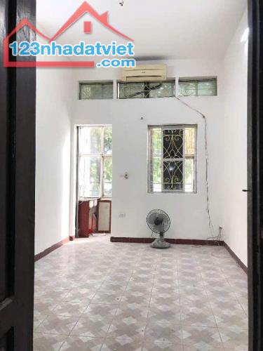 Bán nhà mặt phố kinh doanh Nguyễn Văn Linh 25m giá chào 4.8 tỷ