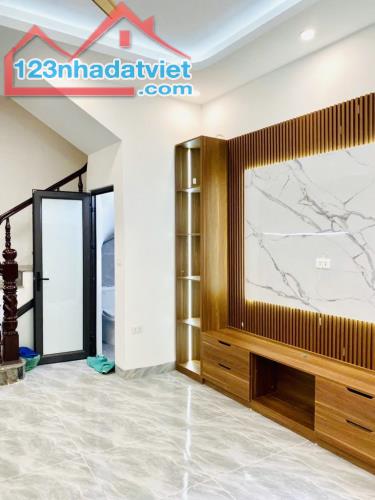 Bán nhà Phố Thanh Lân -Thanh Trì -Hoàng Mai.30m2 -5,7tỷ full công năng!sổ đỏ chính chủ! - 2