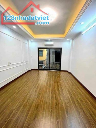 Bán nhà riêng 5 tầng cạnh chợ Lai Xá, Hoài Đức. Diện tích 30m2 Ôtô cách 18m. Lh 0986732688 - 3