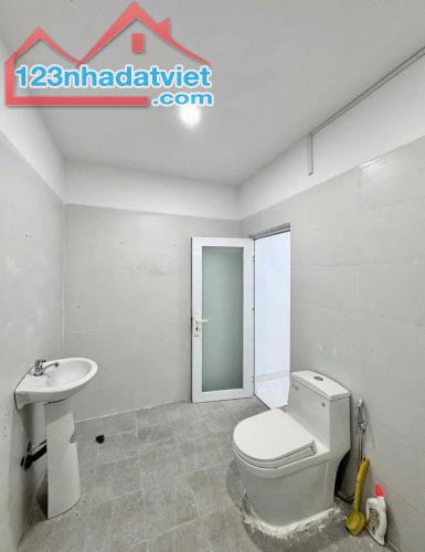 Tết Đến NGộp CHủ Bán nhanh Căn nhà ở Bà Điểm Hóc môn 119m2 SỔ HỒNG RIÊNG 810triệu - 5