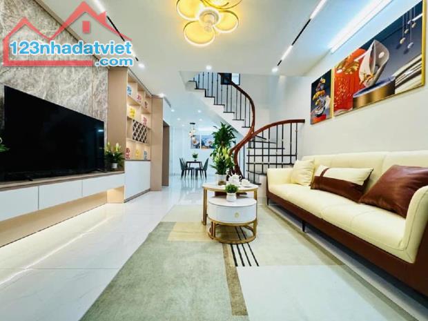 NHÀ MỚI KÍNH COONG - ĐẠI MỖ - NGÕ Ô TÔ ĐUA - ĐI BỘ VINCOM VƯỜN NHẬT - 36M2 NHỈNH 6 TỶ - 1