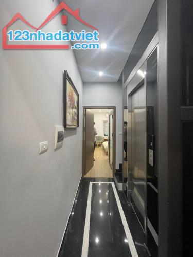 Bán nhà Hoàng Mai, 50m ô tô tránh, lô góc 3 thoáng, kinh doanh, 50m2, thang máy, chỉ 10 tỷ