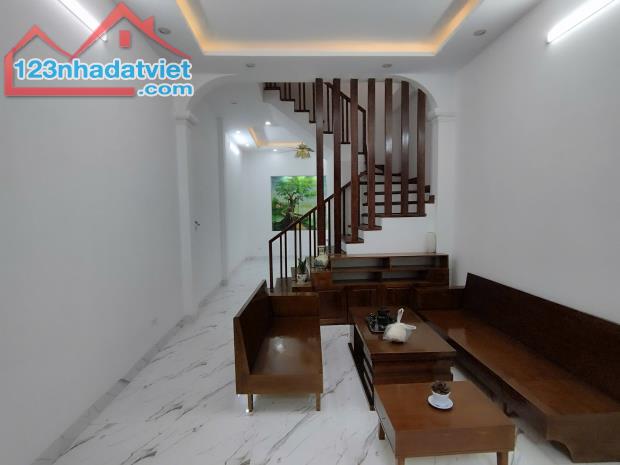 Nhà đẹp Quang Trung Hà Đông – 42m2 -8.9 tỷ -  oto đỗ cửa – sát ga tàu điện - 1