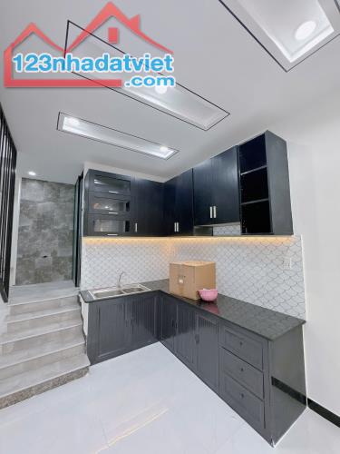 Bán nhà 2 lầu đúc, 65m2 đất, MT nhánh Dương Bá Trạc, P1 Q8 - 2