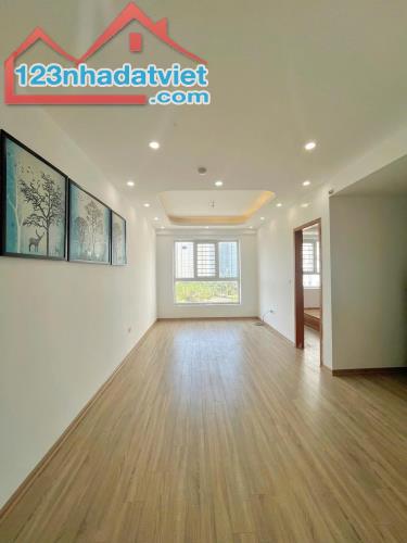 Bán nhanh căn hộ 2 phòng ngủ view hồ, full nội thất cơ bản tại HH03A B1.3 – khu đô thị Tha