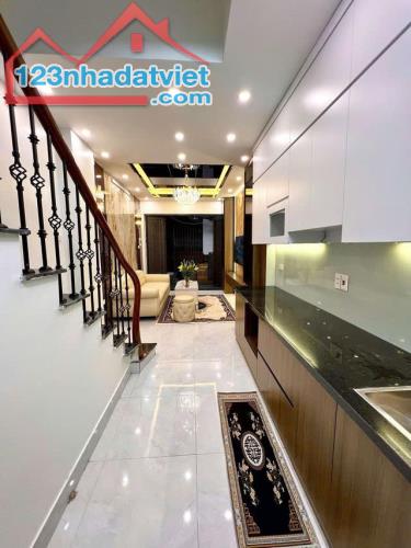 Bán Gấp Nhà Đội Cấn, Ba Đình 4 Tầng, Nội Thất Luxury, 25m Ra Phố, DT 28m2/MT 3m, 5.98 Tỷ - 2