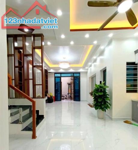 Bán nhà Phủ Thượng Đoạn, Đông Hải, Hải An. 4 tầng, 60m2, 💰3,65 tỷ. Ngang 4m, d2