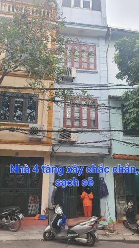 Nhà dân xây. Khuôn tiền vừa nhỏ. Khách quan tâm nhanh nhé