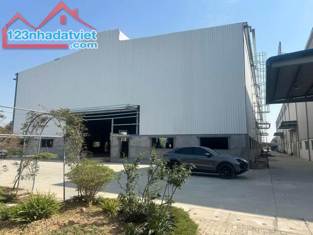 Cho thuê 1000m2 xưởng, mặt bằng kinh doanh, showroom, gara tại mặt đường quốc lộ 32