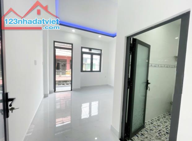Bán nhà mặt Tiền Đường Số 3, Tân Phú, Q7, HCM. Diện tích 40m2, chỉ 10.x tỷ TLCC - 2