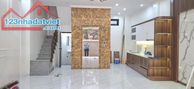 Bán nhà 6 tầng, 55m², Xuân La, Tây Hồ - 11.2 tỷ nhà mới ,thang máy , otô - 1