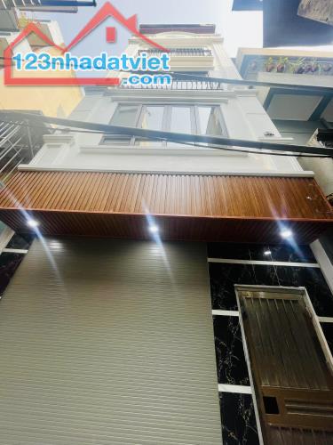 NHÀ ĐẸP CẦU ĐƠ, HÀ ĐÔNG, THANG MÁY, Ô TÔ ĐỖ CỬA, NGÕ THÔNG 40M2, 5 TẦNG, MT 4.5M CHỈ 10 TỶ