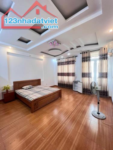 Cho thuê nhà Văn Cao, 6 ngủ khép kín, DT: 75m2 x 5 tầng. - 2