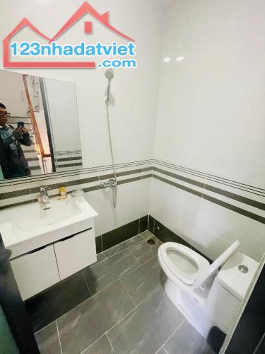 NHÀ ĐẸP ĐÓN TẾT GIÁP TÂN BÌNH - QUẬN TÂN PHÚ - 2 TẦNG - BTCT - 4X10M - NỞ HẬU - HOÀN CÔNG - 3