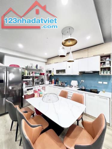 Bán nhà CC Vinaconex toà D, Nghiêm Xuân Yêm, HN, DT 102m2, giá bán 6.3 tỷ 🔥Mô tả: ☀️ Nhà - 2