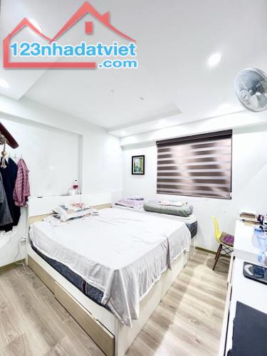 Bán nhà CC Vinaconex toà D, Nghiêm Xuân Yêm, HN, DT 102m2, giá bán 6.3 tỷ 🔥Mô tả: ☀️ Nhà - 3