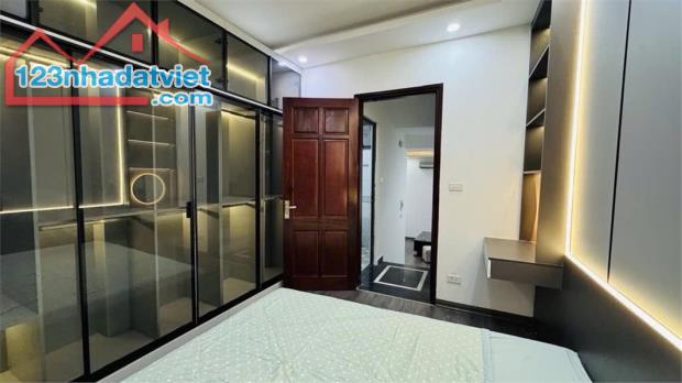 HOÀNG MAI - NHÀ 5 TẦNG ĐẸP Ở LUÔN, 40m2, MẶT TIỀN 4.6m, SỔ VUÔNG ĐẸP, GẦN Ô TÔ - 1