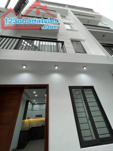 Bán Nhà Ngõ 29 Thượng Thanh, Long Biên, 30m2, 5 Tầng, Ô Tô, Phân Lô, Chỉ 5.x Tỷ