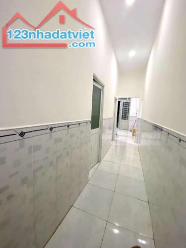 Bán nhà🏘️ C4  hiệp Thành 17 - hẻm xe hơi tới nhà - Quận 12 Đang cho thuê 5triệu.  - 52m2( - 5