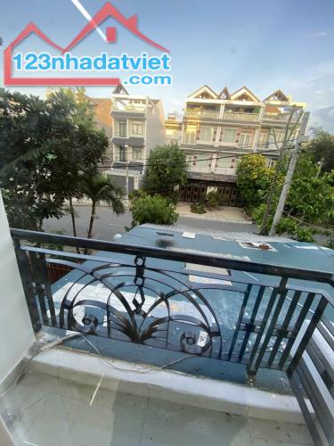 Bán nhà mới mặt tiền Trịnh Quang Nghị p7, Q8. 120m2[4×25] 4 tấm. SHR,chỉ 80tr/m2 giá rẻ - 2