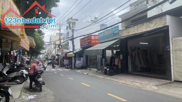 CHỢ VẢI PHÚ THỌ HOÀ DT: 86M2 ( 4,6 x 19 ) BTCT - NỞ HẬU - 3 TẦNG  - NHỈNH 8 TỶ - 4