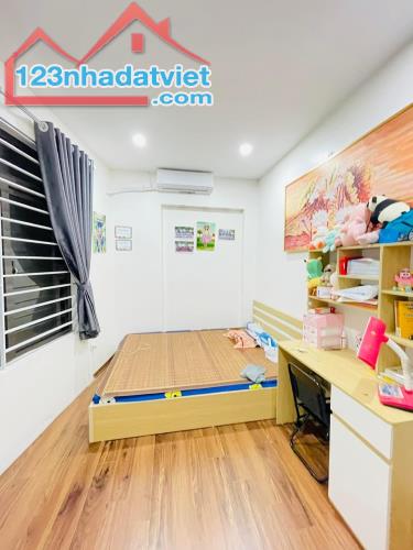 HUỲNH THÚC KHÁNG NHÀ ĐẸP 7.5 TỶ 35M2, FULL NỘI THẤT, TIỆN ÍCH BẠT NGÀN - 3