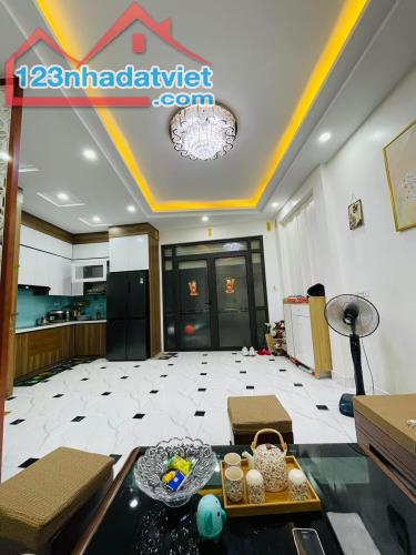 HUỲNH THÚC KHÁNG NHÀ ĐẸP 7.5 TỶ 35M2, FULL NỘI THẤT, TIỆN ÍCH BẠT NGÀN - 4