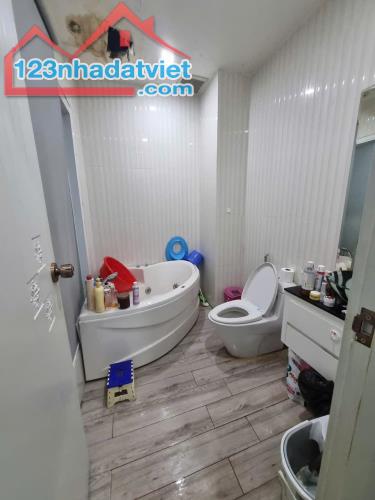 Bán nhà quận 3, đường Lý Chính Thắng, 5 tầng, 35.5m2, hẻm xe hơi, 9 tỷ - 1