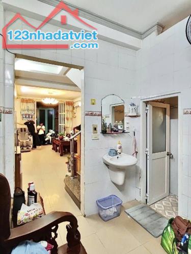 Bán nhà HXH Khu Cư Xá Bình Thới P8 Q11.Dt:3.6x11m 2 lầu nhà mới 0911481323 Huệ - 2