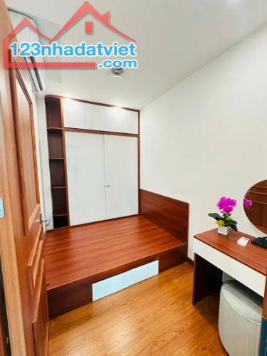 Bán Nhà Chùa Liên Phái 24M x 4T Chỉ 5,6 Tỷ. Ô tô - ngõ thông - 2 thoáng - 4