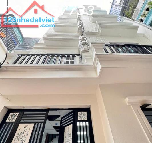 Bán nhà Trần Thái Tông, tòa nhà dòng tiền 800 triệu/năm, đầy đủ phòng cháy, 52m², 11.8 tỷ