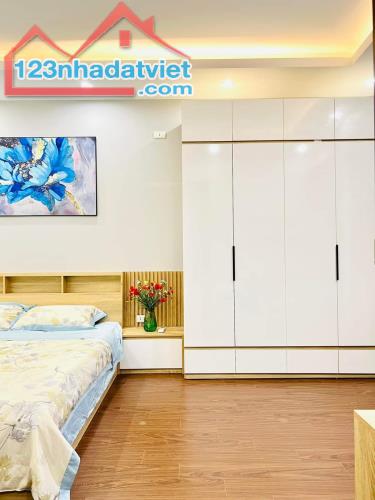 [ SĐCC] Bán nhà mới Nguyễn Trãi, 28m2X5T, MT 3.6m giá 5.68 tỷ, Kinh doanh,ôtô đỗ cửa