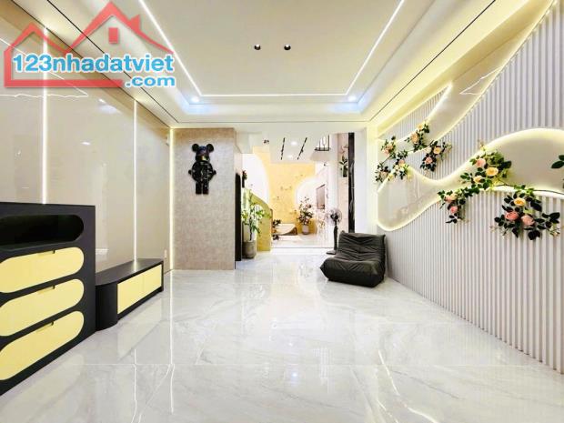 SIÊU PHẨM 5 TẦNG FULL NỘI THẤT, DT 40M2 (4x10), ÔTÔ ĐẬU TRONG NHÀ, LÊ VĂN THỌ, CV LÀNG HOA - 1