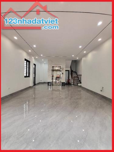 Bán nhà phố Trạm, Long Biên, 52m², 6 tầng, 9  tỷ 7 Gara thang máy