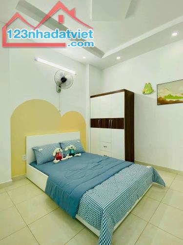 Bán nhà Hẻm 4m Quang Trung, P10, GV, 3.8 x 13m, 4 tầng, 4.98 Tỷ TL - 3